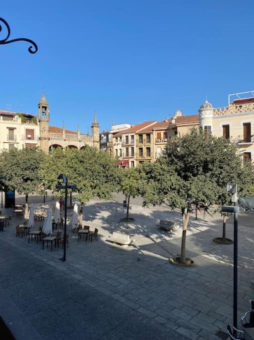 Lovely 2 Bedrooms Apartment Main Square Plasencia Exteriör bild