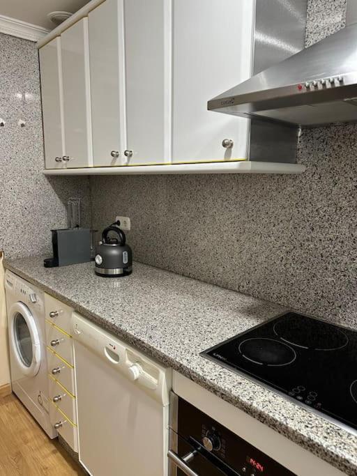 Lovely 2 Bedrooms Apartment Main Square Plasencia Exteriör bild
