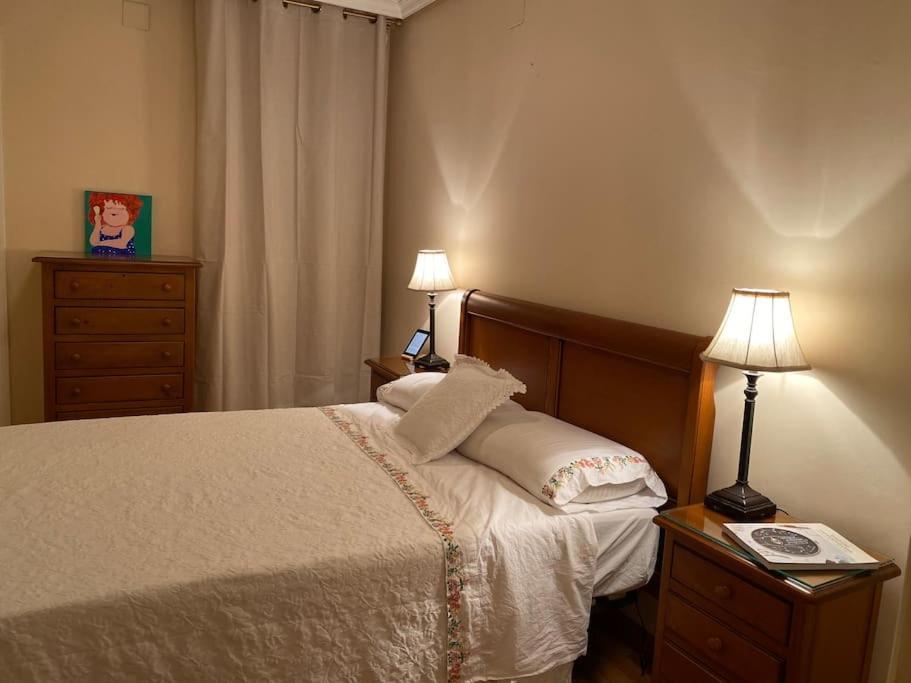 Lovely 2 Bedrooms Apartment Main Square Plasencia Exteriör bild
