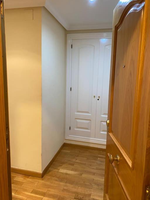 Lovely 2 Bedrooms Apartment Main Square Plasencia Exteriör bild