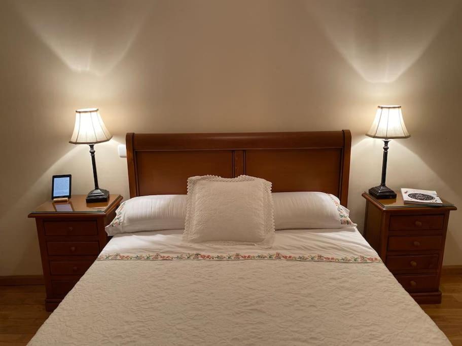Lovely 2 Bedrooms Apartment Main Square Plasencia Exteriör bild
